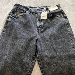 Ana High-Rise Vintage Straight Leg Jeans: Size 12, Black.